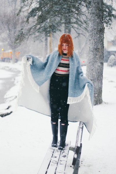 下雪时室外的人物图片(15张)