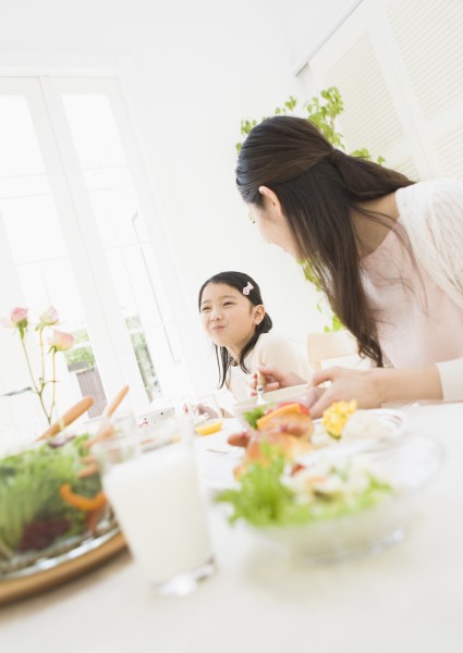 幸福一家人用餐图片(26张)