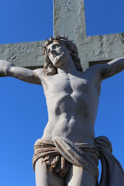 十字架上的耶稣图片(15张)