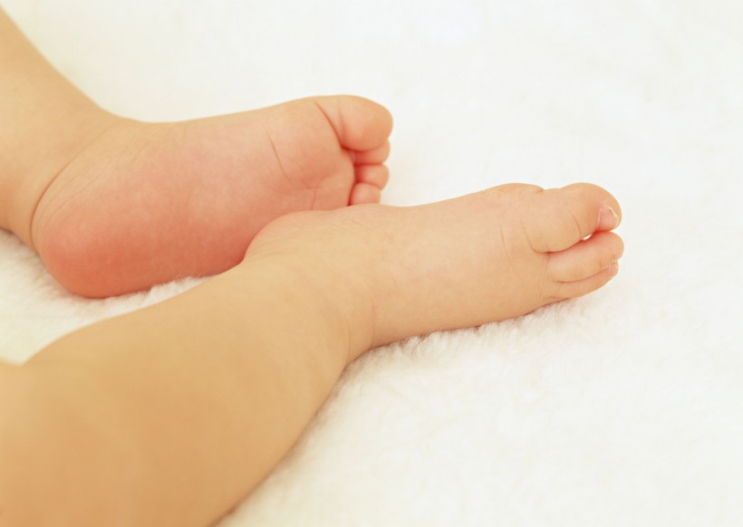 婴儿可爱的小脚图片(4张)