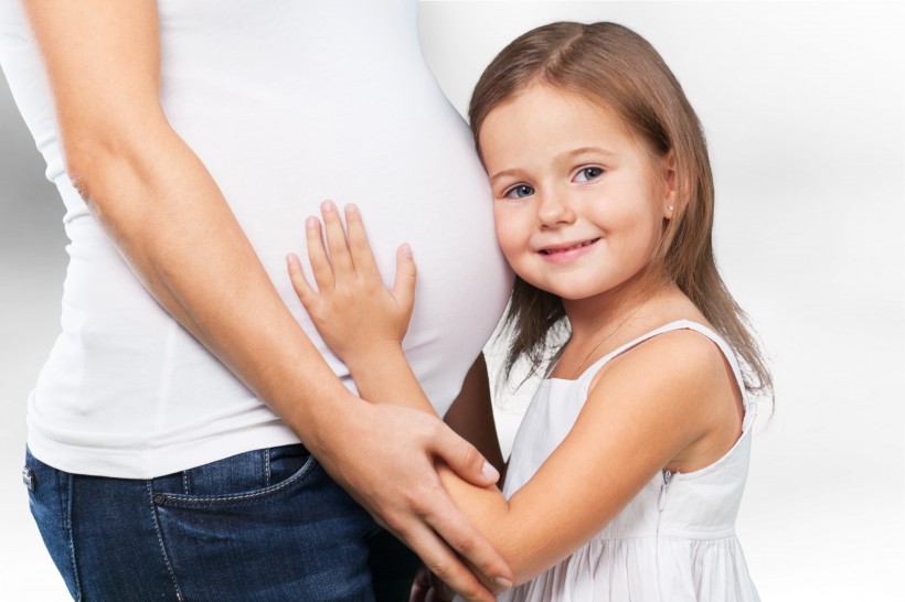大肚子孕妇与可爱儿童图片(15张)