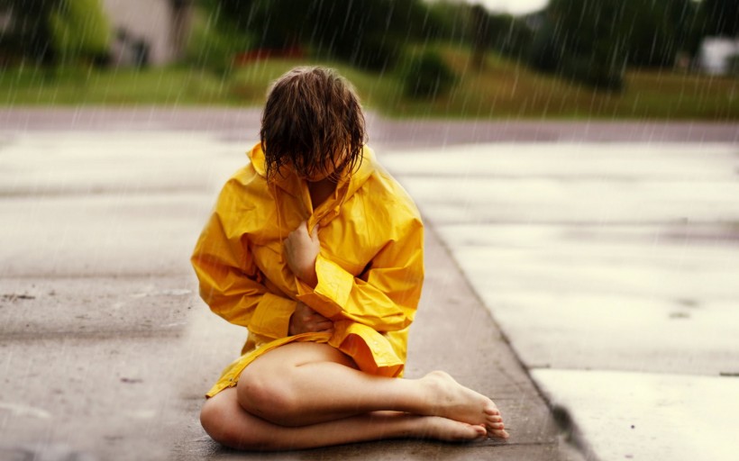 雨中的女孩图片(7张)