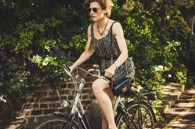 骑自行车的人图片(17张)