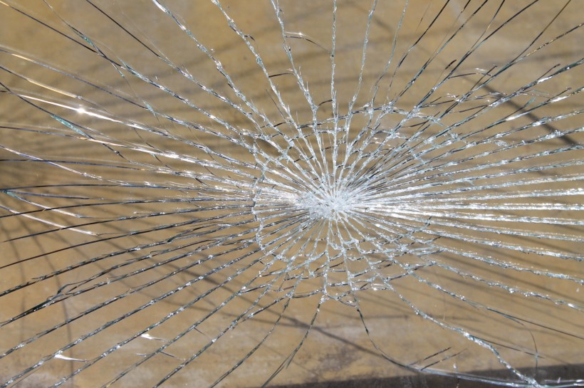 破碎的玻璃背景图片(10张)