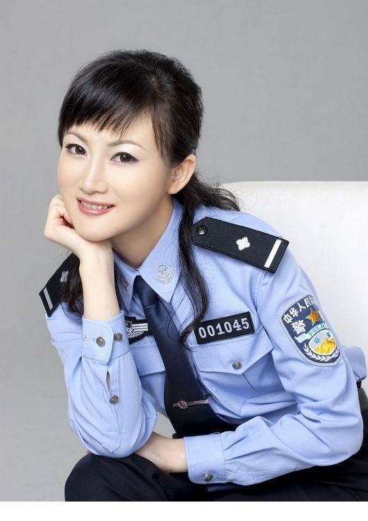 绝色东方制服美女