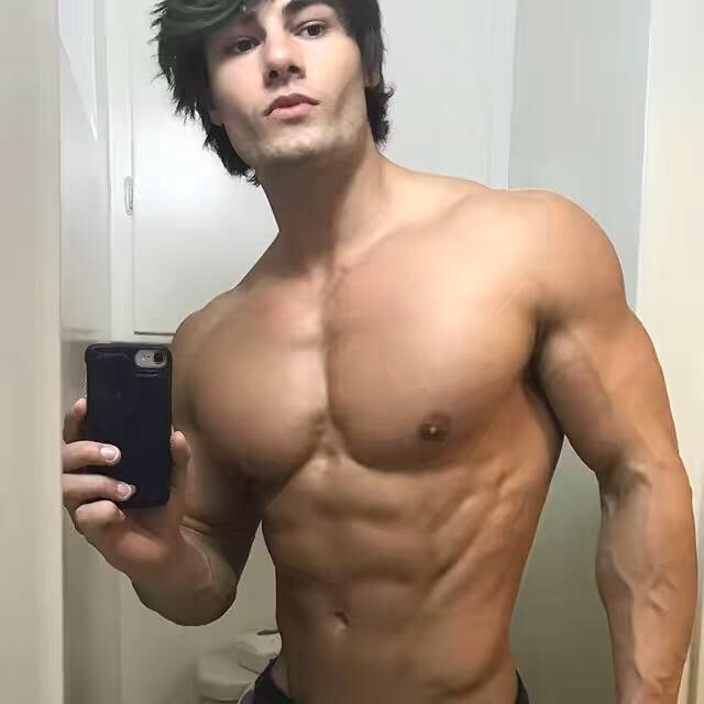 长发欧美肌肉帅哥写真照片