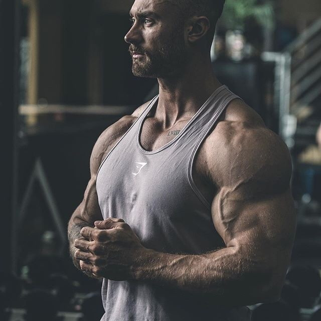 美国健身型男Chris Bumstead写真照片