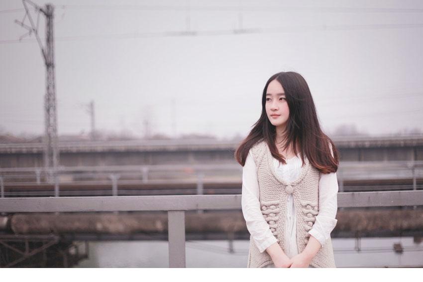 清新甜美MM恬静似繁花