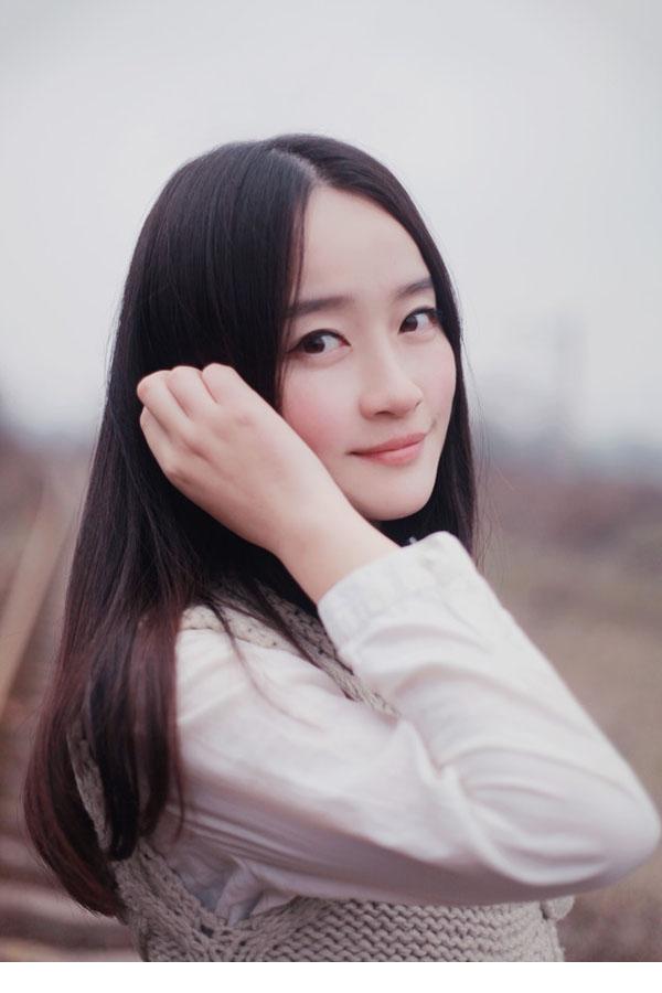 清新甜美MM恬静似繁花