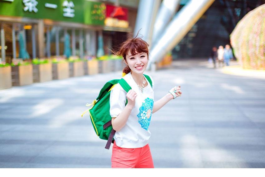 清新阳光女孩街头清纯随拍