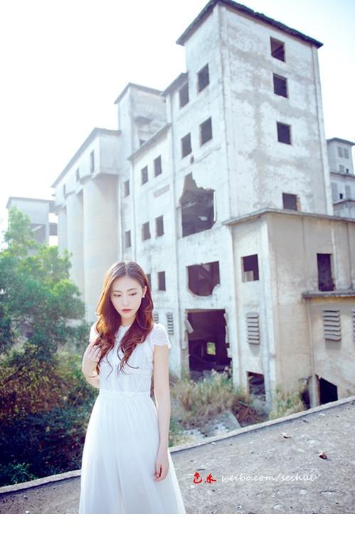 白裙气质美女性感透视迷人蕾丝花