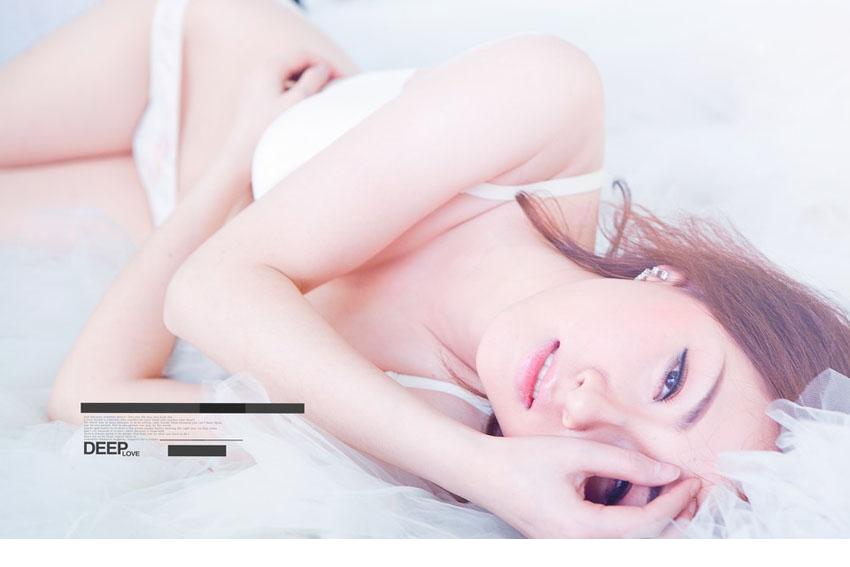 内衣尤物性感床照媚态百出