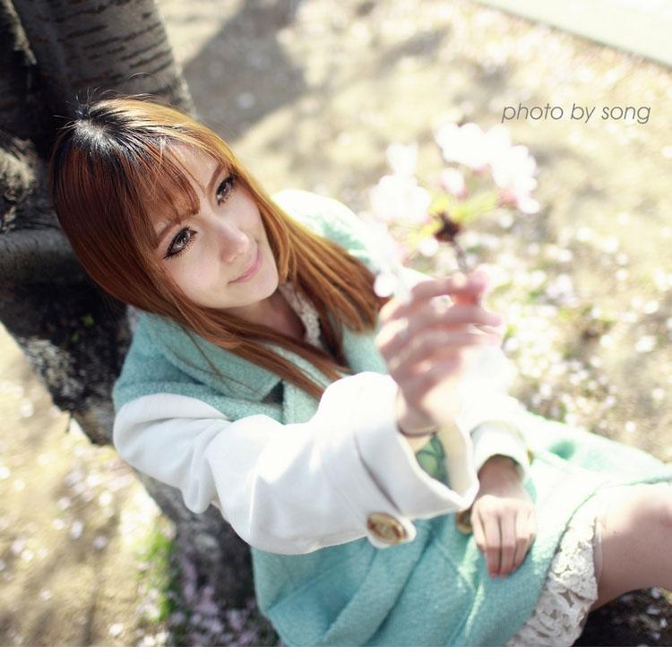 公园邂逅温雅气质美女