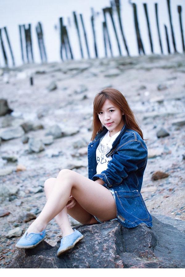清爽甜美女孩柔情牛仔风