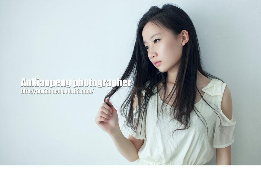 漂亮小美女清纯气质私房写真