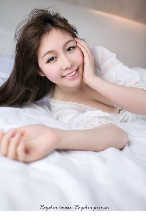 可爱粉嫩MM清纯性感恋爱