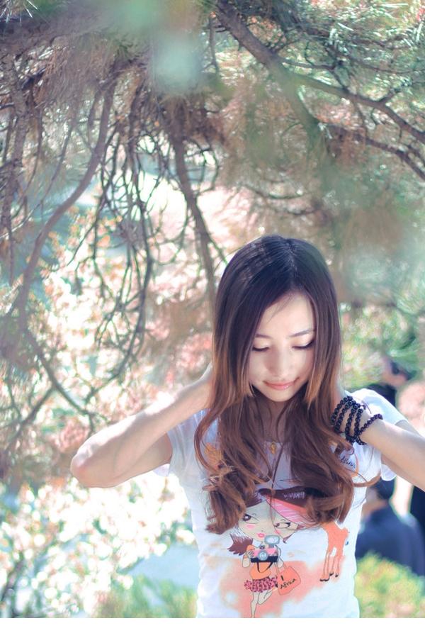 春暖花开里的清新甜美MM
