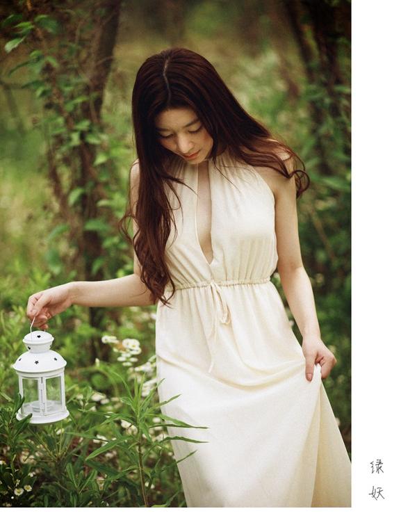 幽兰气质美女甜美笑靥