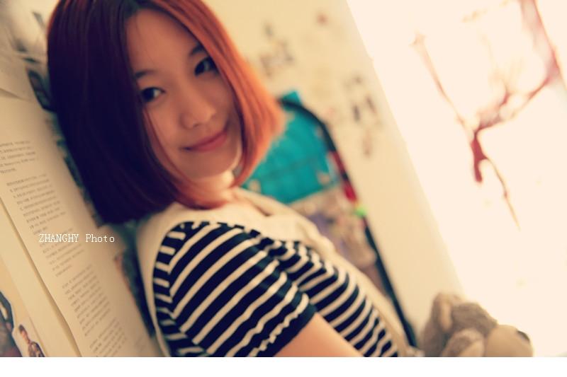 在他镜头下率直优雅美女
