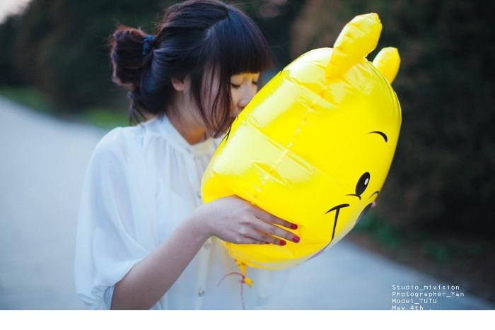 柔美可爱小姑娘的伊白年华