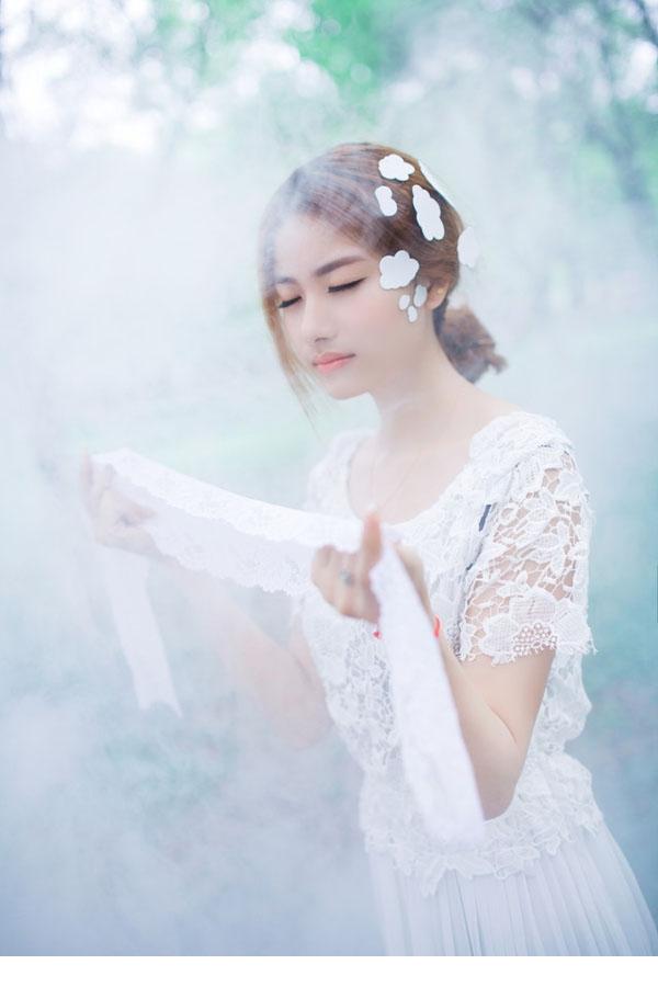 美女唯美白纱蕾丝连身裙