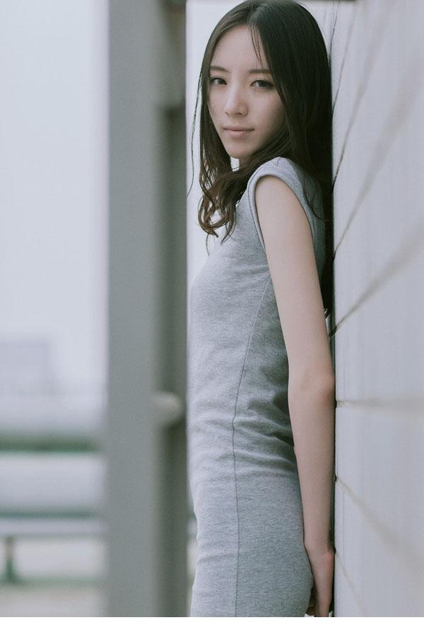 邻家女孩般甜美迷人的姑娘一枚