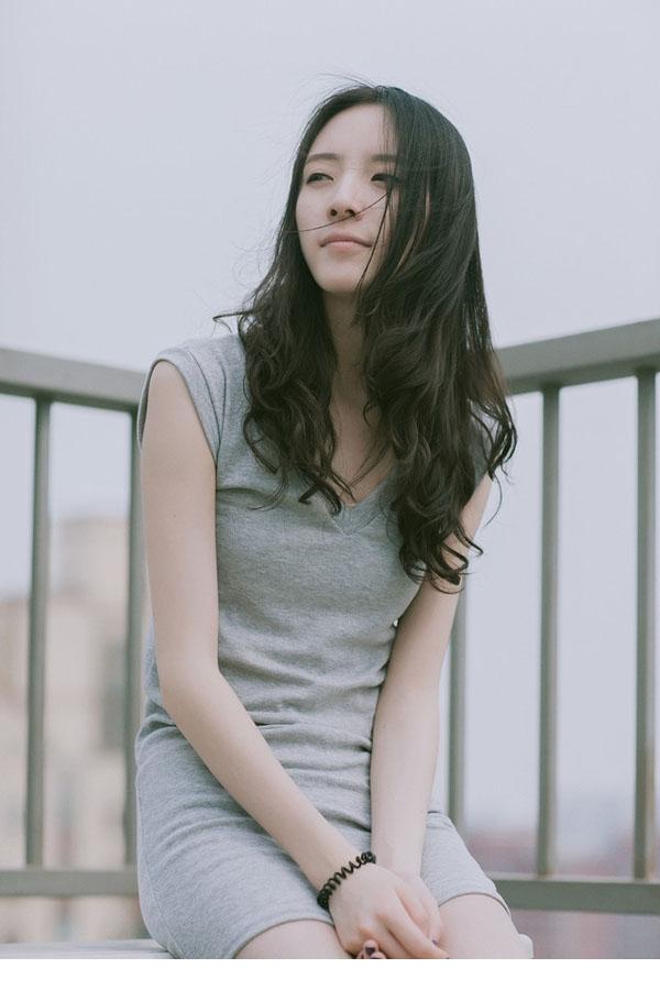 邻家女孩般甜美迷人的姑娘一枚