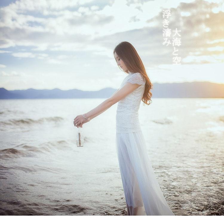 美女漂流瓶沉浮海空