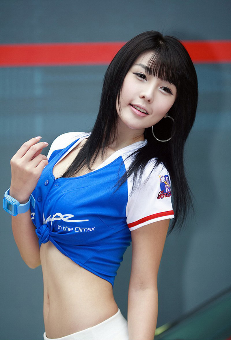 韩国美女车模李智友美图