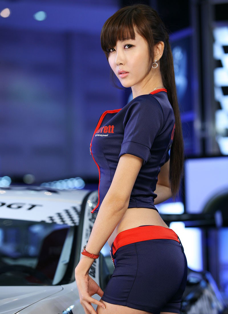漂亮的韩国车模美女