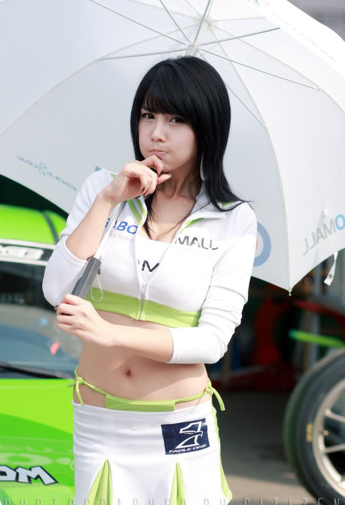 韩国妩媚车模李智友美女