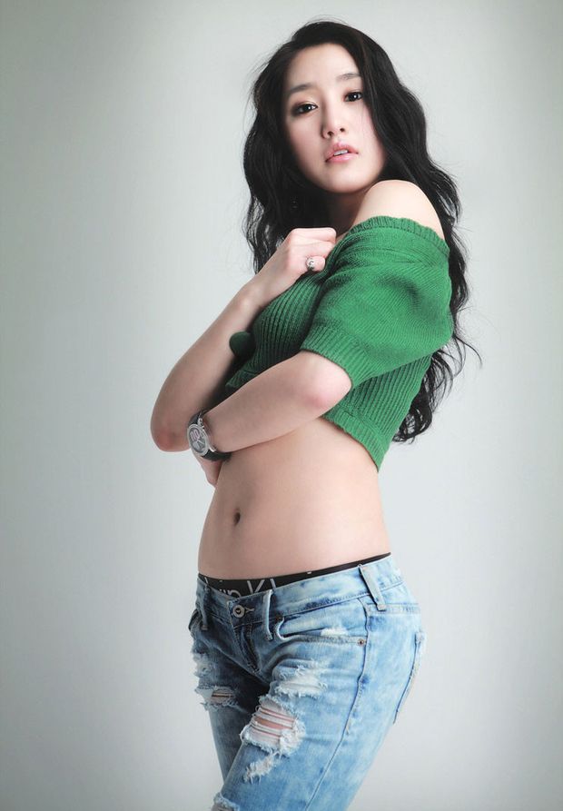 韩国顶级美女车模崔星儿性感写真集
