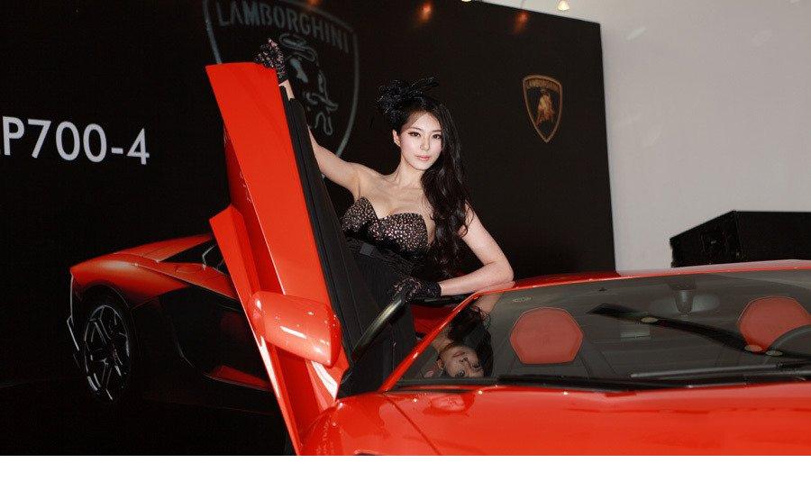 绝美车模艾尚真与兰博基尼