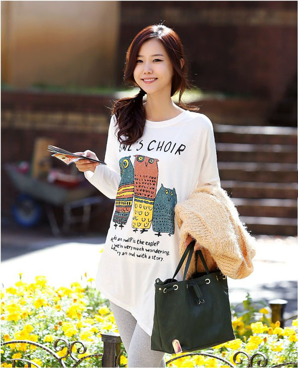 韩国阳光美女漫步在街上