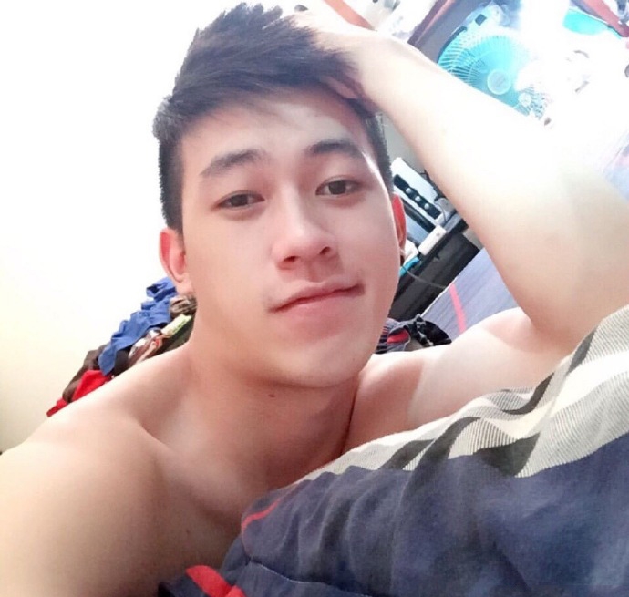 19岁的型男图片 成熟阳光肌肉男图片
