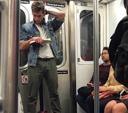 地铁帅哥图片大全 超有男人味的帅哥
