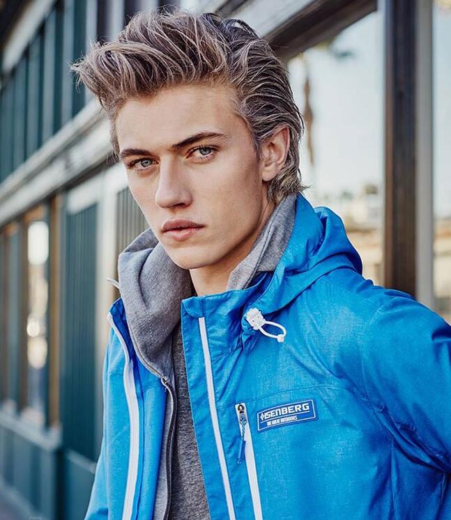 模特Lucky Blue Smith