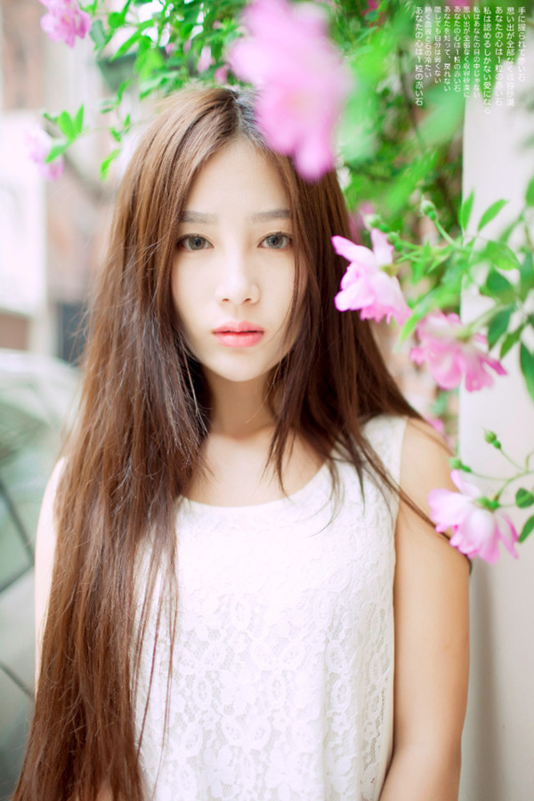 气质美女外拍清纯迷人