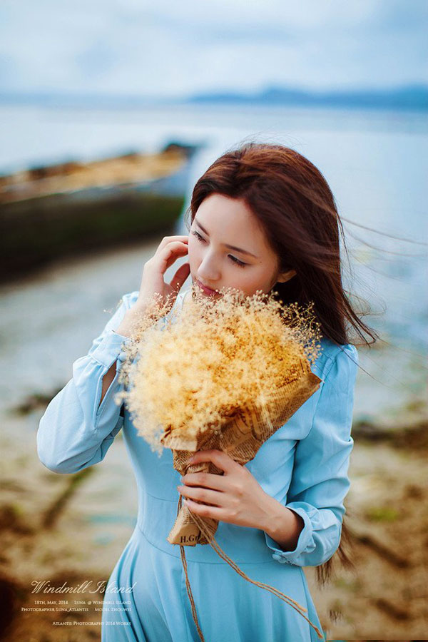 清纯美女海边风中高清写真