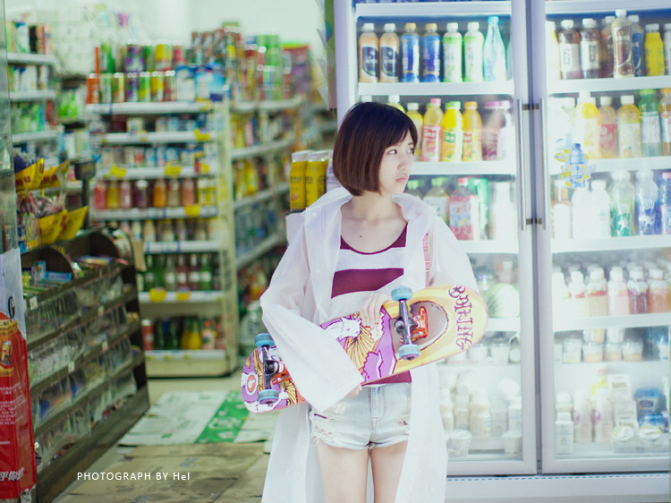 滑板少女阳光清新写真