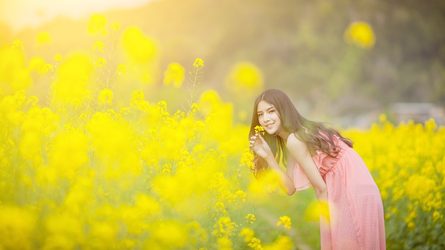 美女迷人户外清纯写真