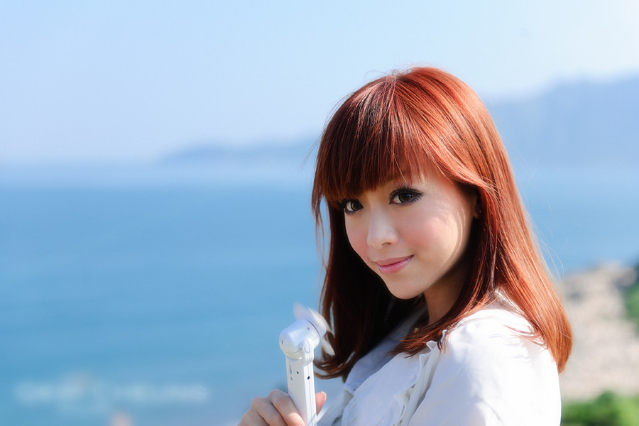粉嫩美女海边迷人清纯写真