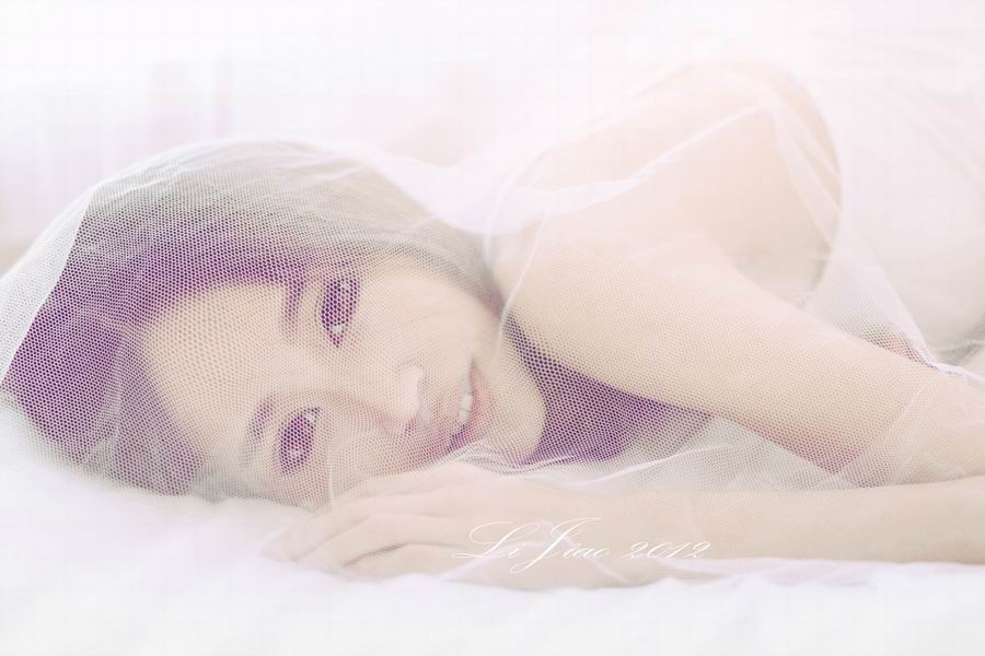 浅浅的迷人性感美女
