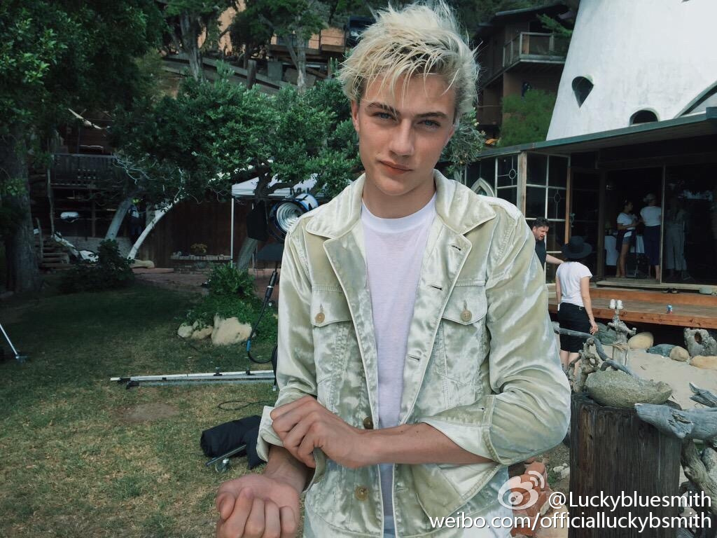 顶级欧美男模lucky blue smith照片