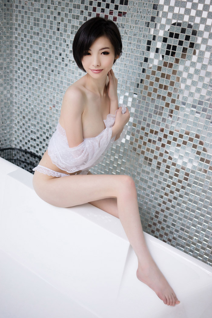 小猫咪美女Rosa居家遇事演绎性感