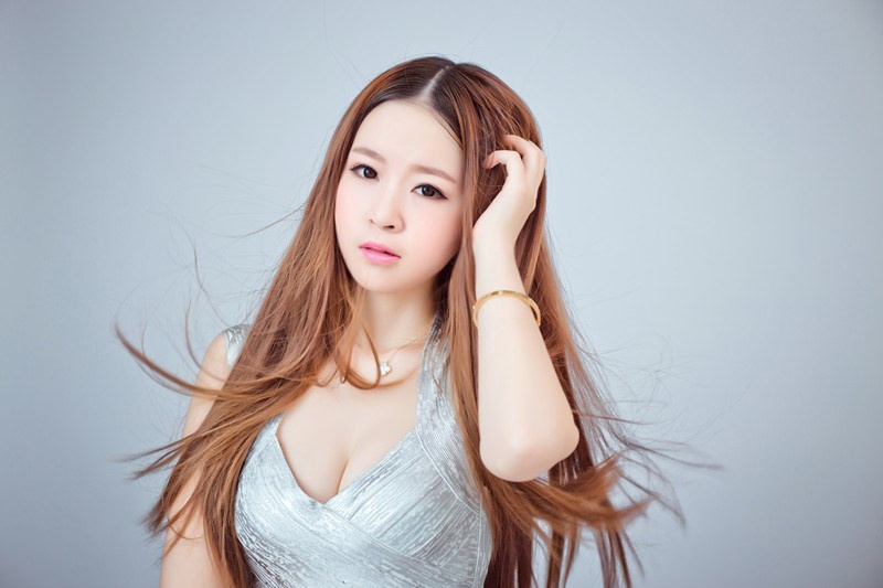 美女平面模特陈柯嘉Anne咖啡屋写真