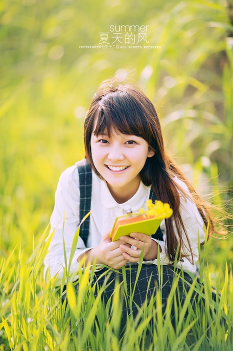 清新靓丽美女照 甜美笑容暖人心