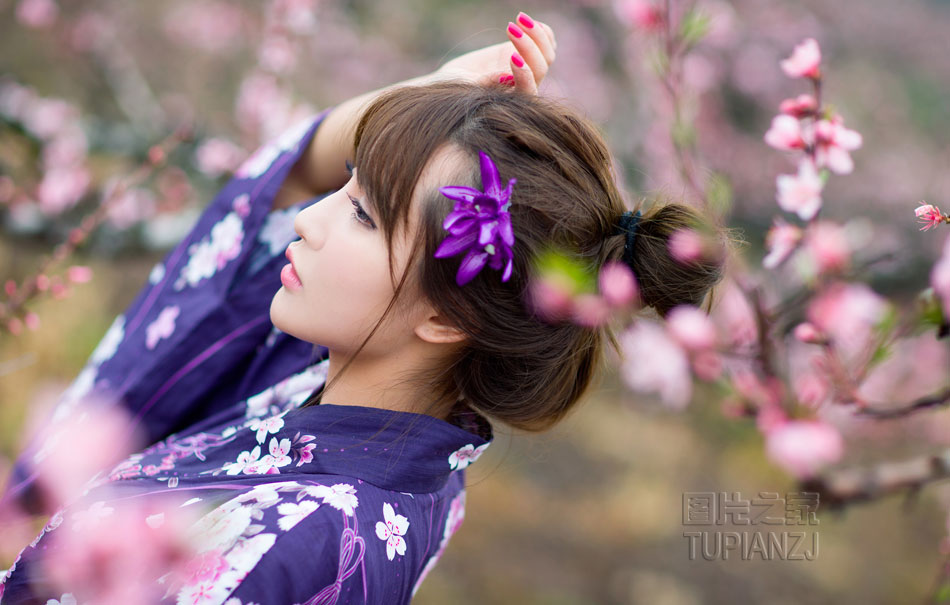 和服少女桃园写真 大秀纯情容颜