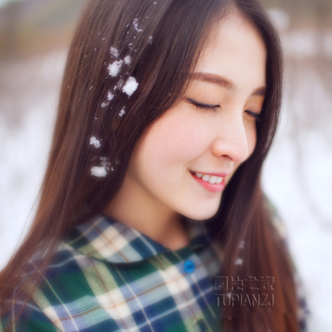 雪女清纯写真图片 闭目祈祷