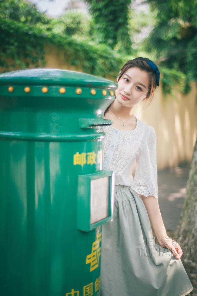 清纯天么佳人 白裙红唇美不甚收